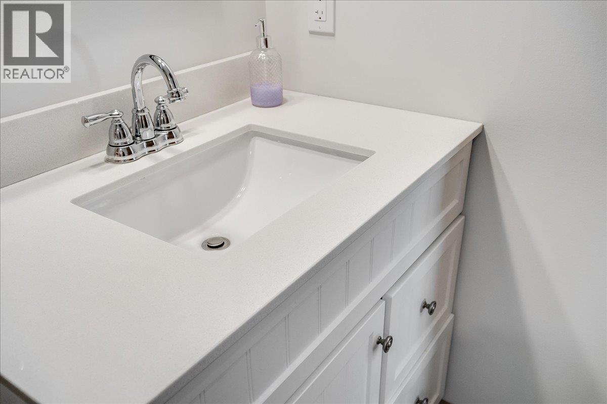 809 Slocan Street, Slocan, British Columbia  V0G 2C0 - Photo 38 - 10389528