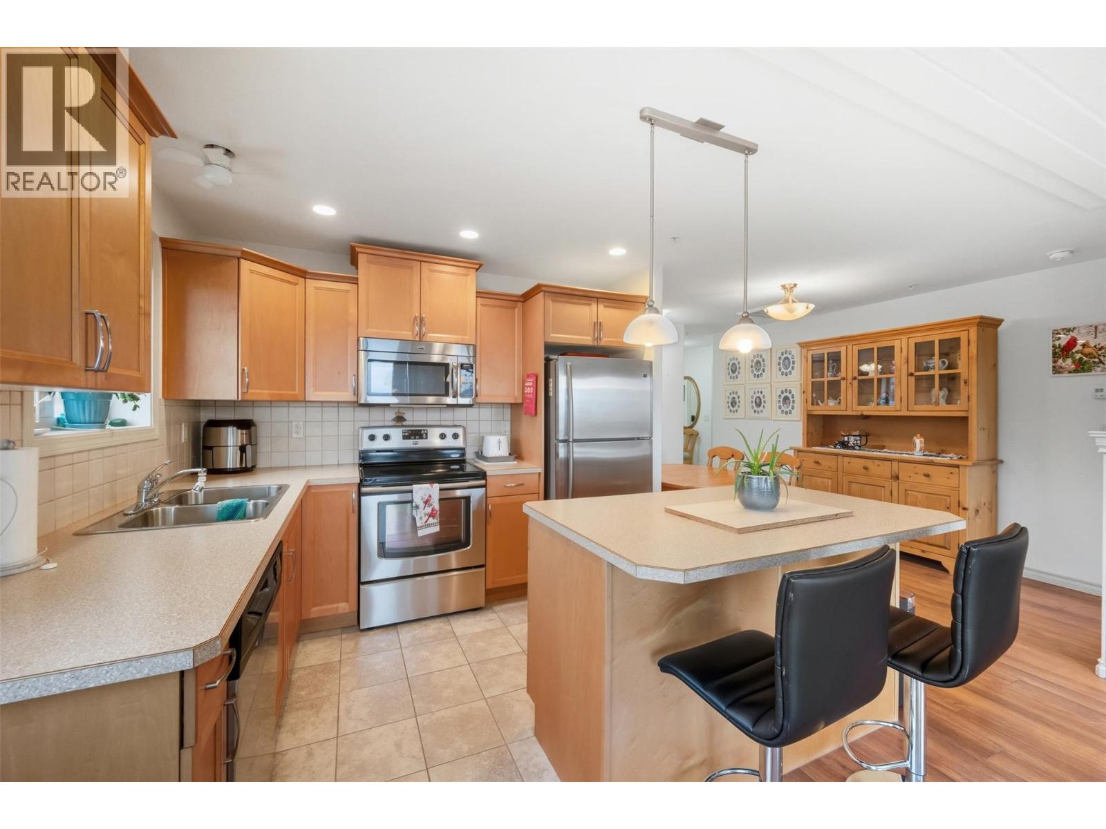 2125 Atkinson Street Unit# 702, Penticton, British Columbia  V2A 9E6 - Photo 12 - 10390373
