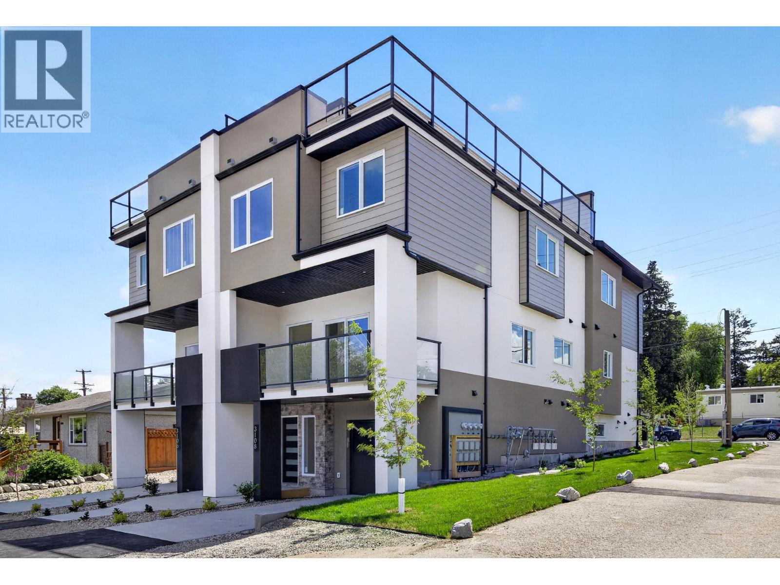 3106 16th Avenue, Vernon, British Columbia  V1T 5G7 - Photo 1 - 10389827