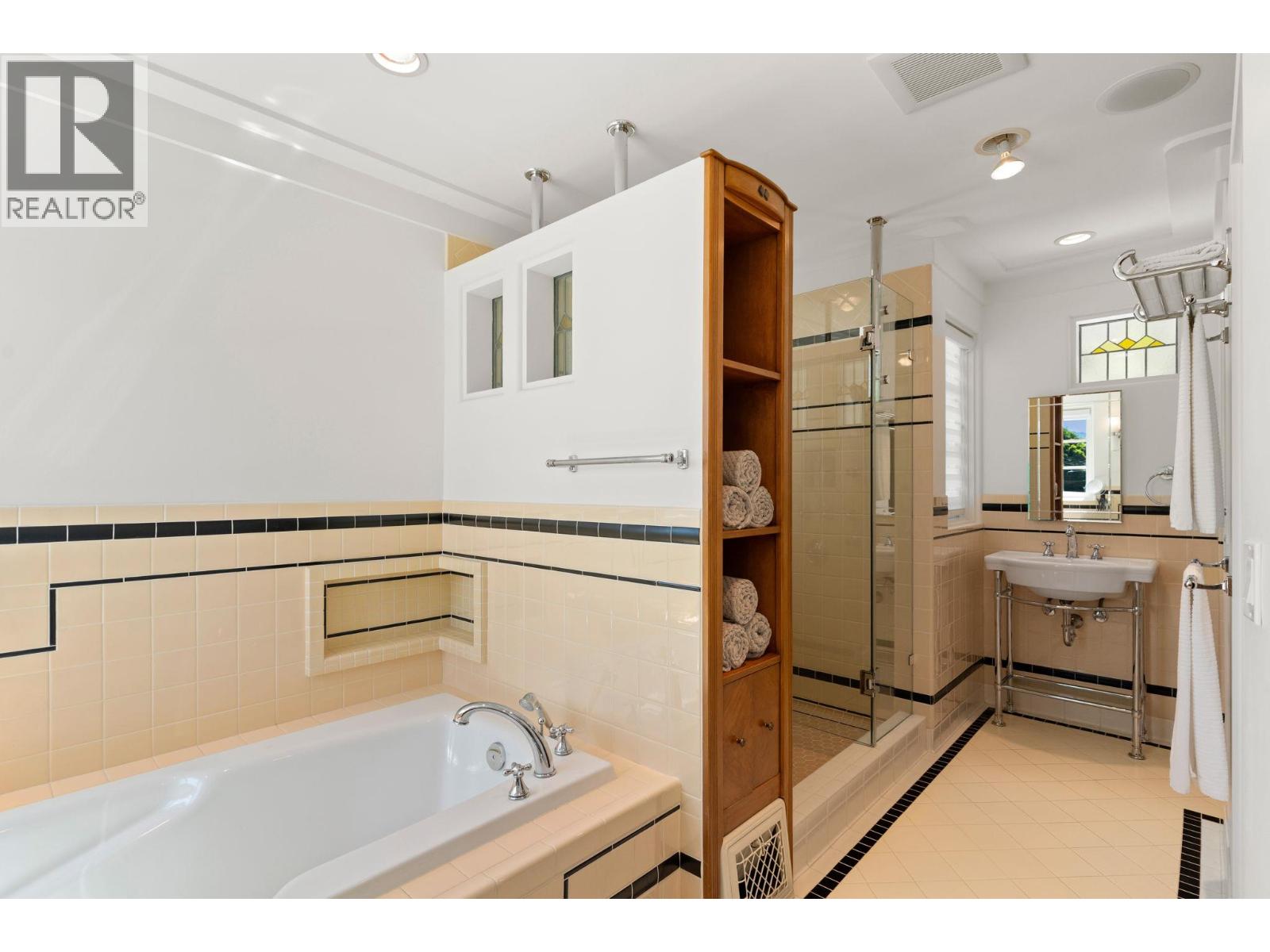 1858 Abbott Street, Kelowna, British Columbia  V1Y 1B5 - Photo 29 - 10387929