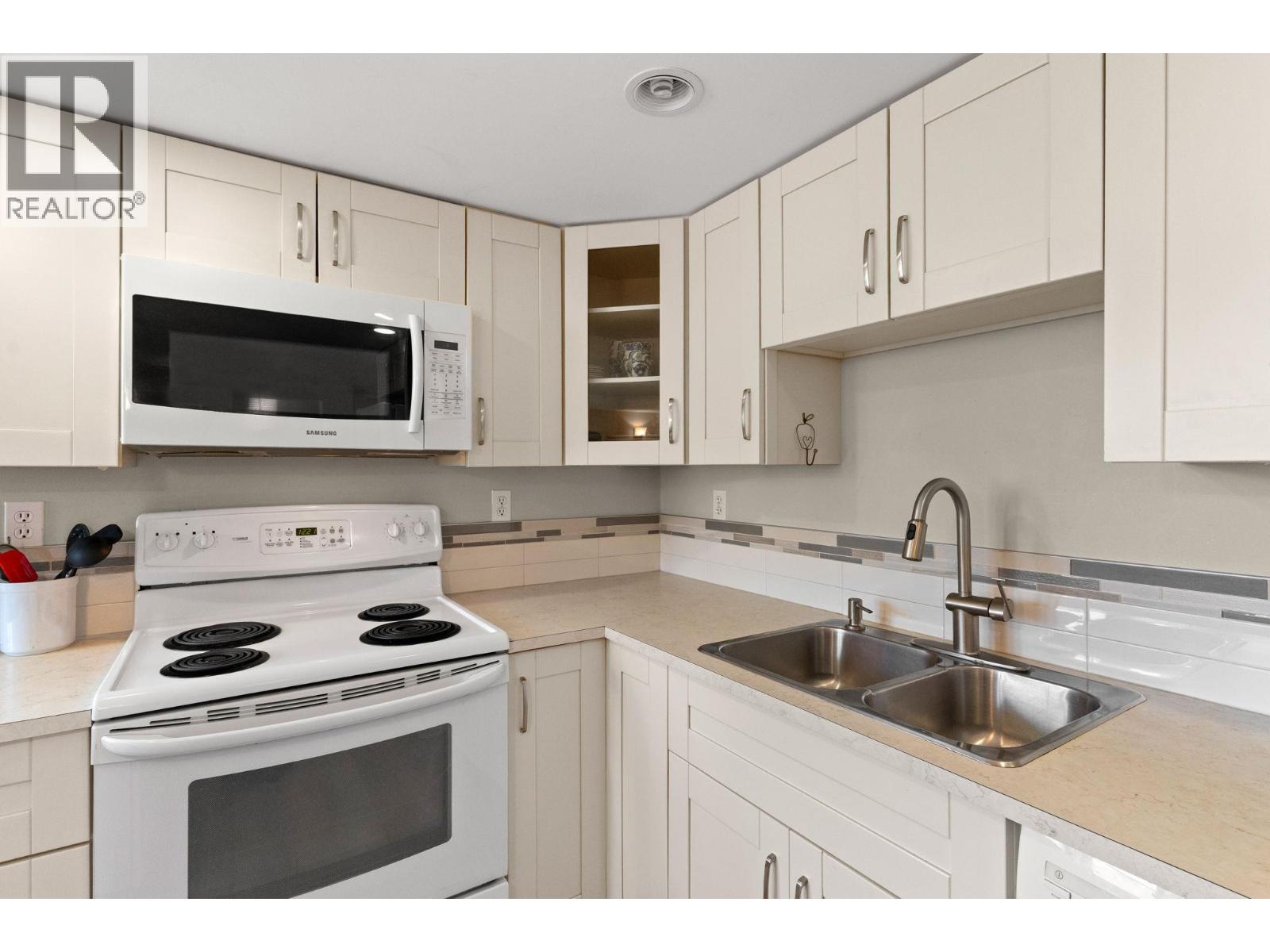 1858 Abbott Street, Kelowna, British Columbia  V1Y 1B5 - Photo 47 - 10387929