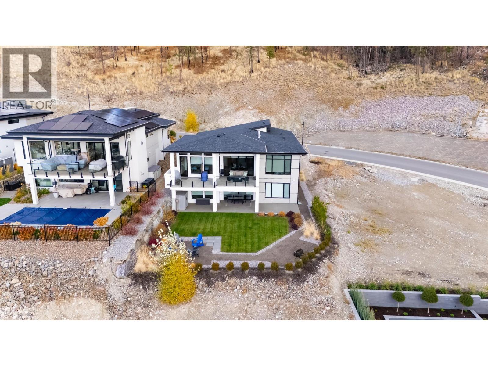 9874 Beacon Hill Drive, Lake Country, British Columbia  V4V 0A9 - Photo 3 - 10390131