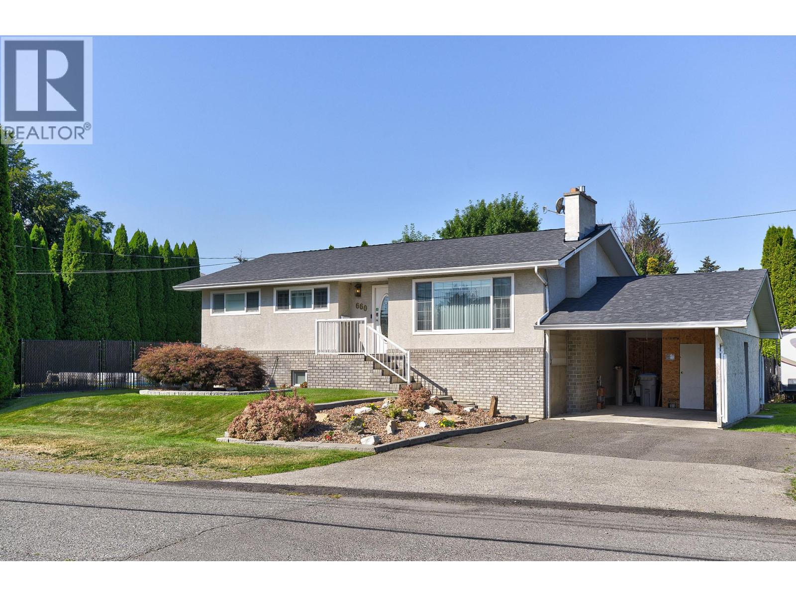 660 Valdes Drive, Kamloops, British Columbia  V2B 5J2 - Photo 1 - 10390429