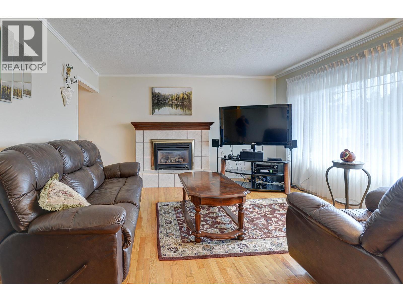 660 Valdes Drive, Kamloops, British Columbia  V2B 5J2 - Photo 3 - 10390429