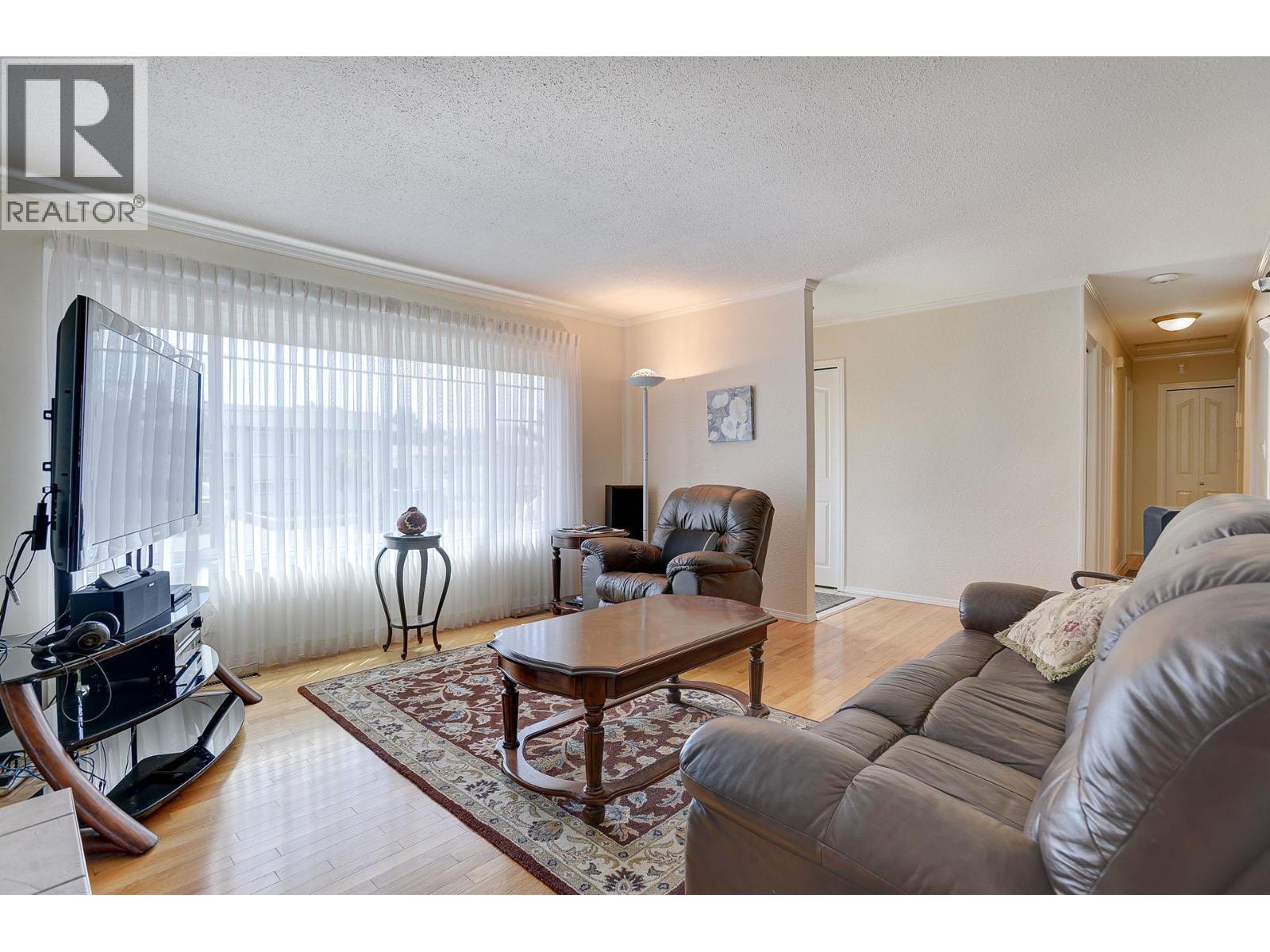 660 Valdes Drive, Kamloops, British Columbia  V2B 5J2 - Photo 4 - 10390429