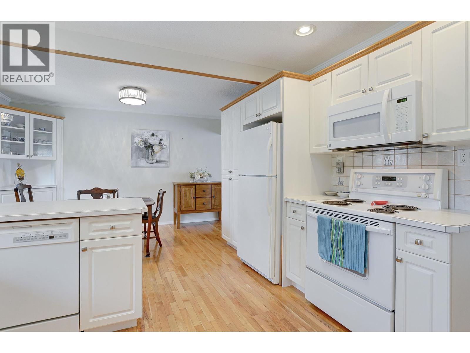 660 Valdes Drive, Kamloops, British Columbia  V2B 5J2 - Photo 9 - 10390429
