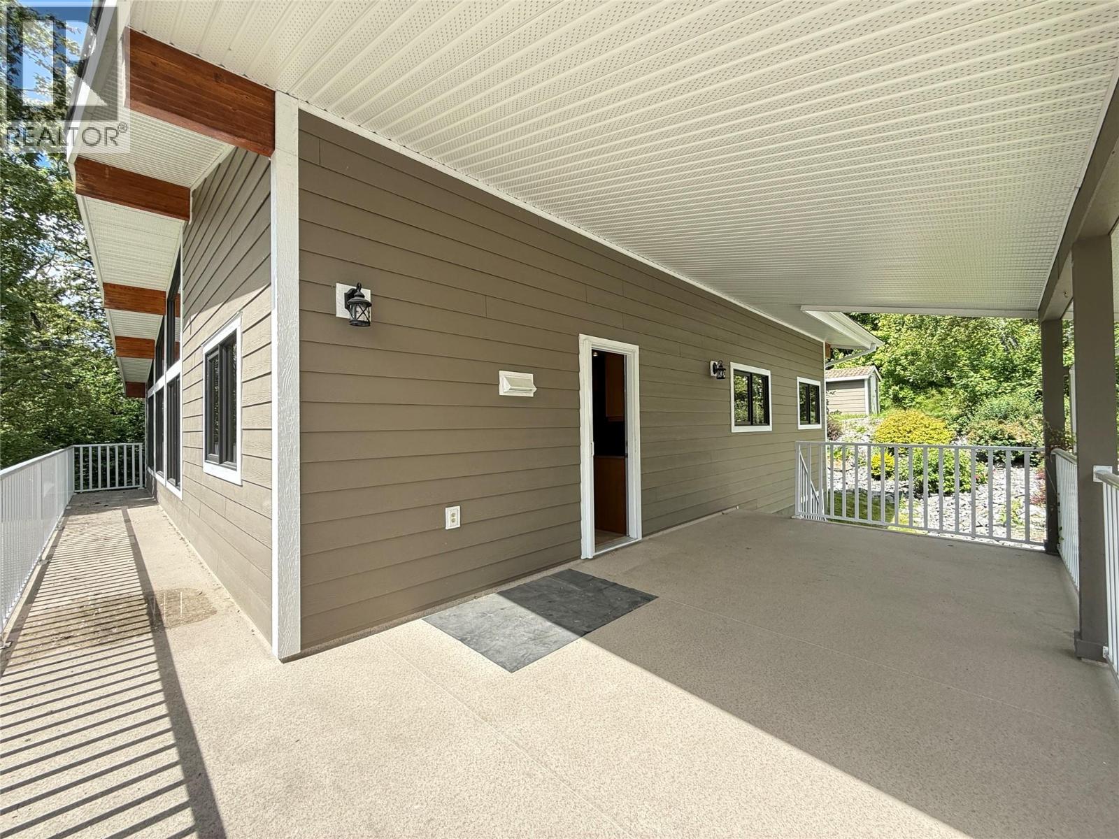 723 Highway 3a Highway, Nelson, British Columbia  V1L 6M4 - Photo 18 - 10390160