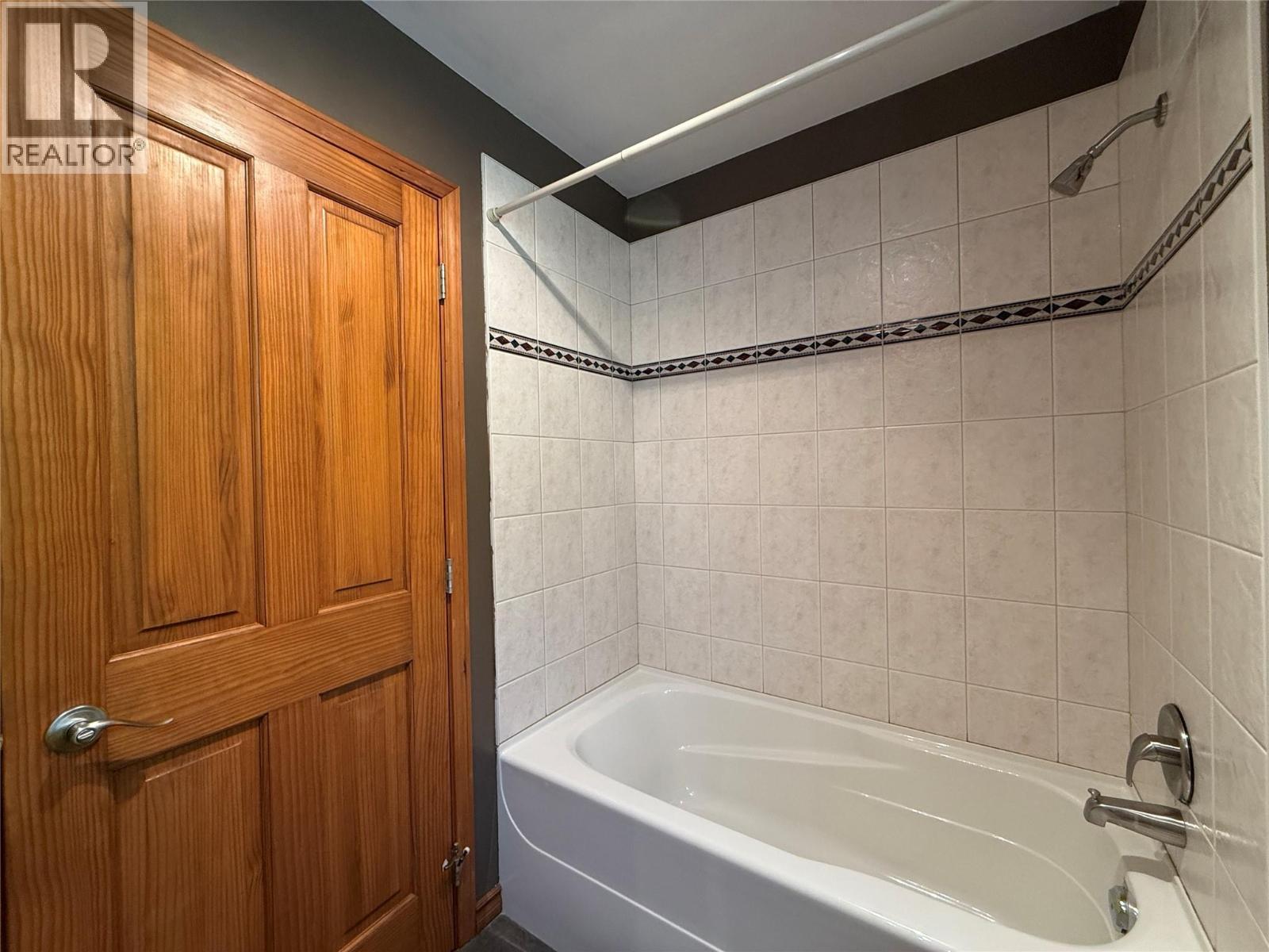 723 Highway 3a Highway, Nelson, British Columbia  V1L 6M4 - Photo 28 - 10390160