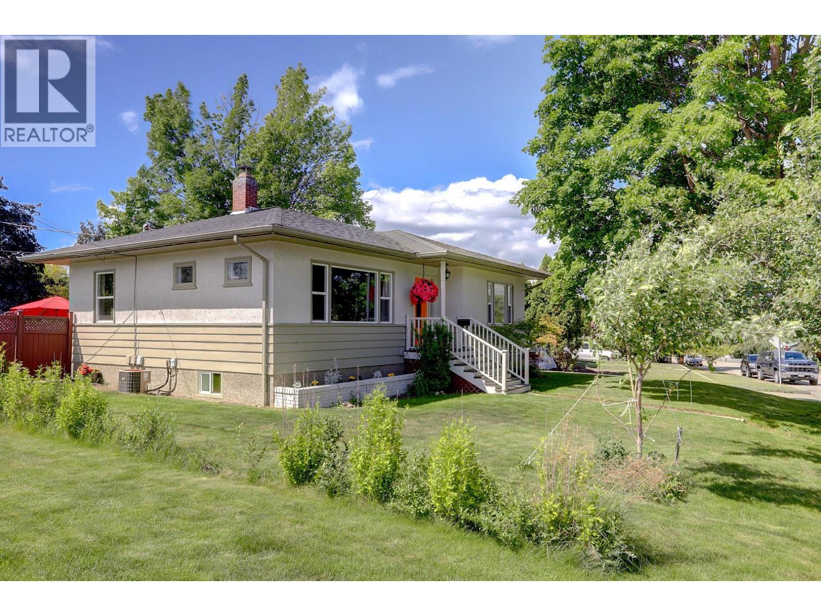 1800 30th Avenue, Vernon, British Columbia  V1T 2A5 - Photo 2 - 10388861