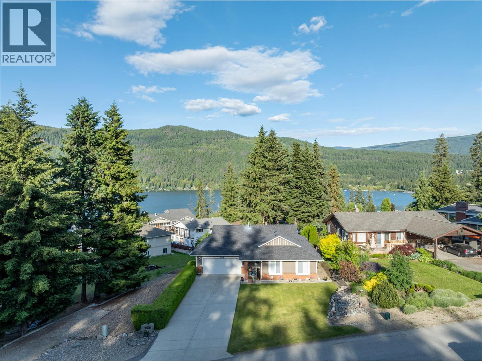 2934 Juniper Crescent, Sorrento, British Columbia  V0E 2W2 - Photo 1 - 10389877