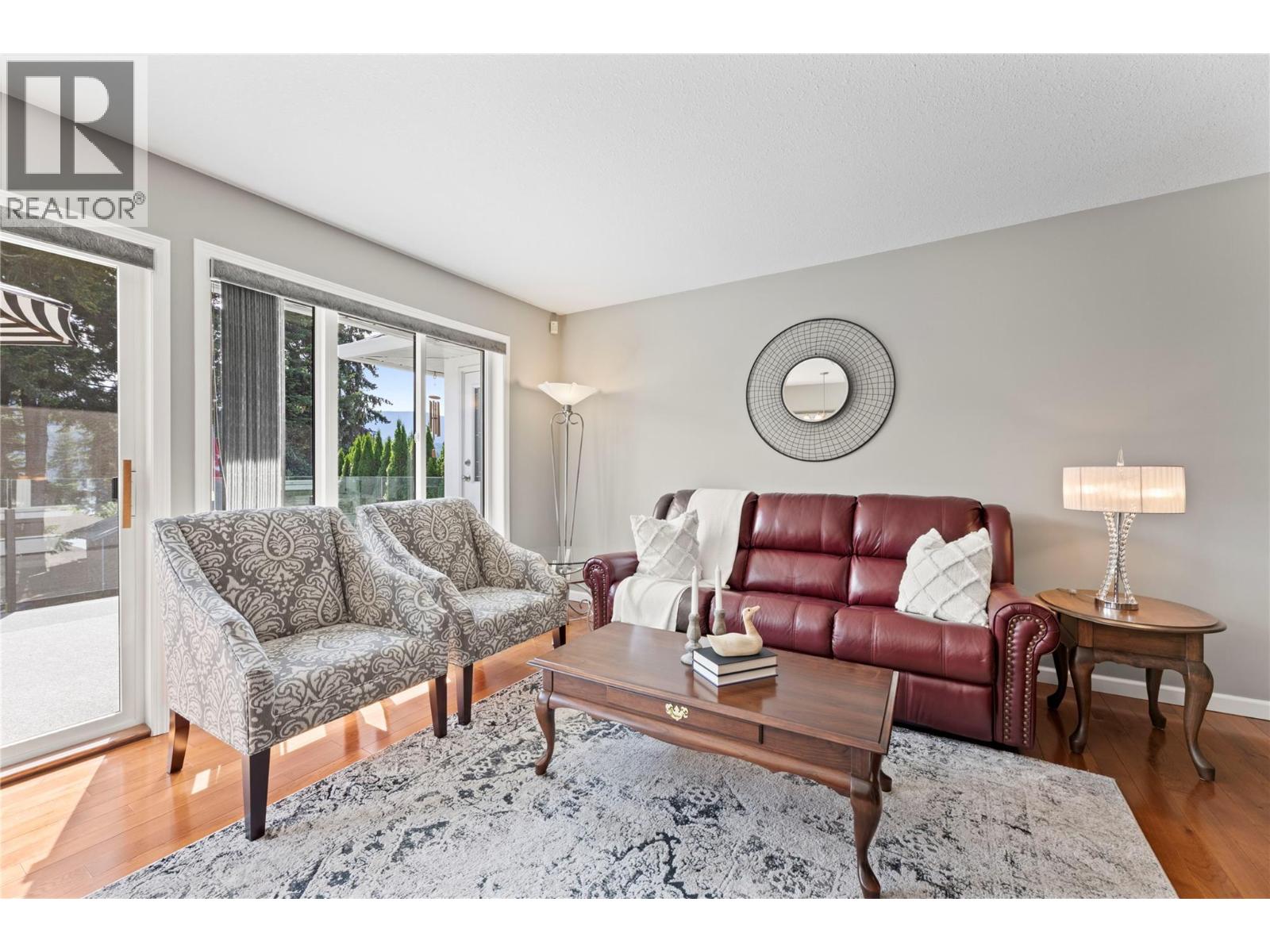 2934 Juniper Crescent, Sorrento, British Columbia  V0E 2W2 - Photo 8 - 10389877