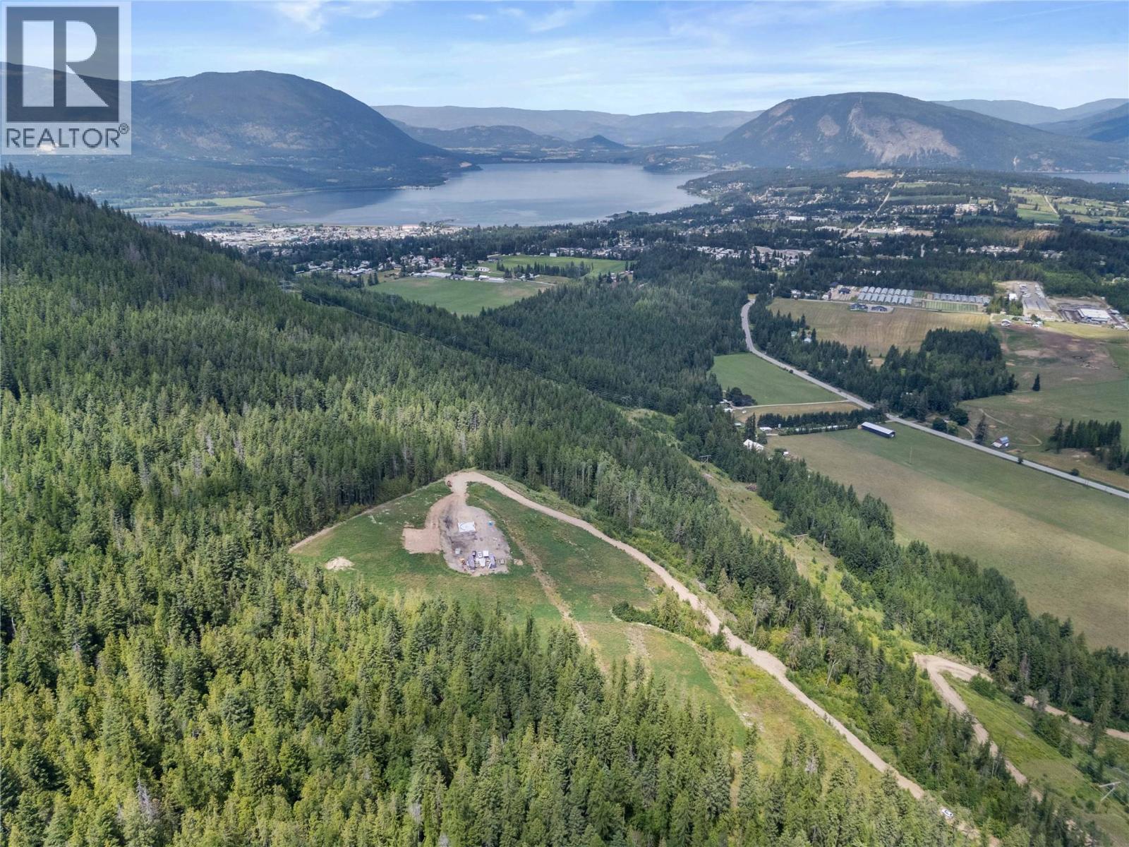 3641 40th Street Se, Salmon Arm, British Columbia  V1E 1X7 - Photo 1 - 10390452
