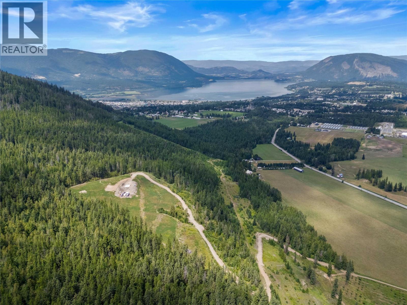 3641 40th Street Se, Salmon Arm, British Columbia  V1E 1X7 - Photo 2 - 10390452