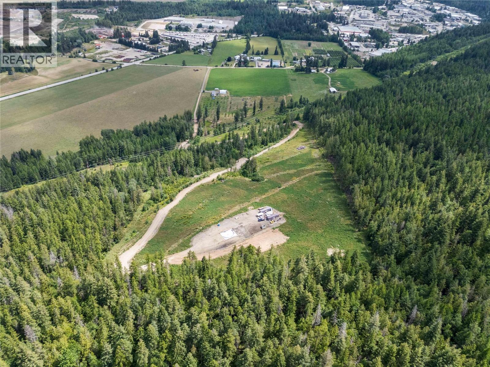 3641 40th Street Se, Salmon Arm, British Columbia  V1E 1X7 - Photo 8 - 10390452