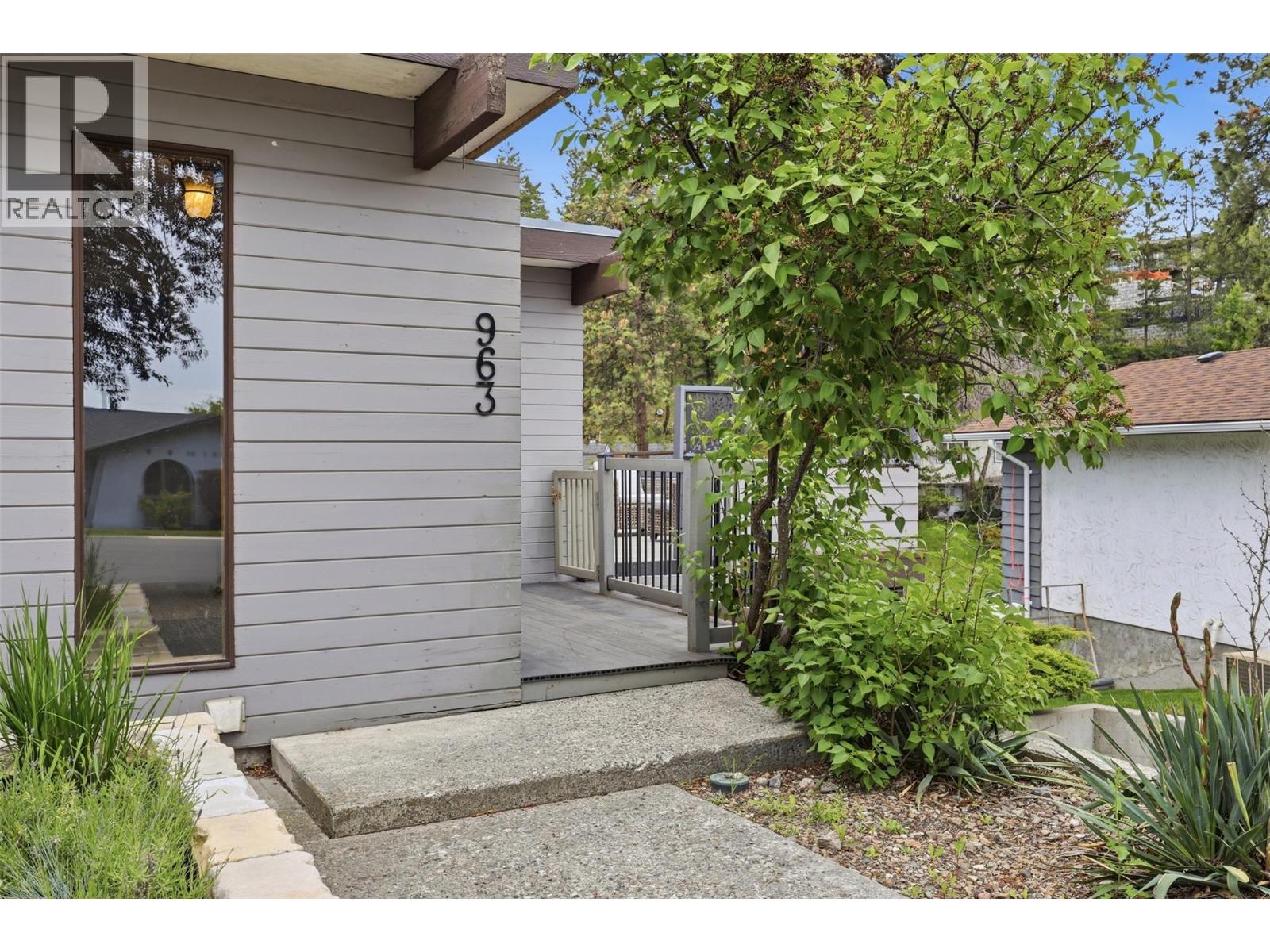 963 Gleneagles Drive, Kamloops, British Columbia  V2E 1K4 - Photo 2 - 10388889