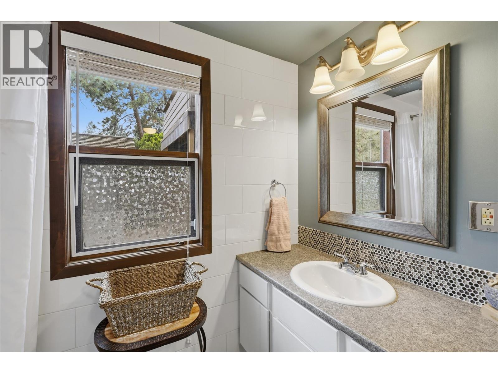 963 Gleneagles Drive, Kamloops, British Columbia  V2E 1K4 - Photo 32 - 10388889