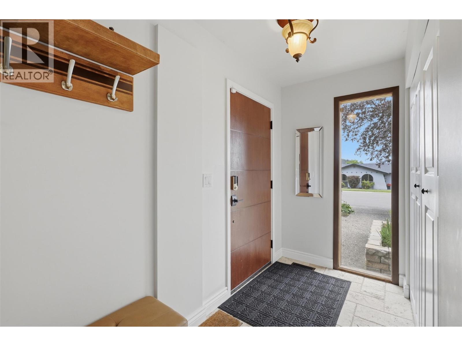 963 Gleneagles Drive, Kamloops, British Columbia  V2E 1K4 - Photo 4 - 10388889