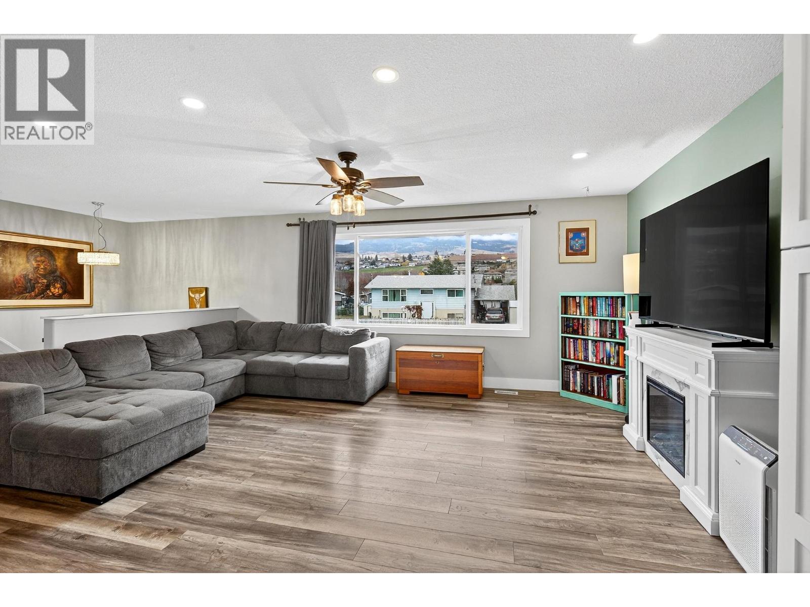 300 Langford Road, Kelowna, British Columbia  V1X 2T8 - Photo 3 - 10390454
