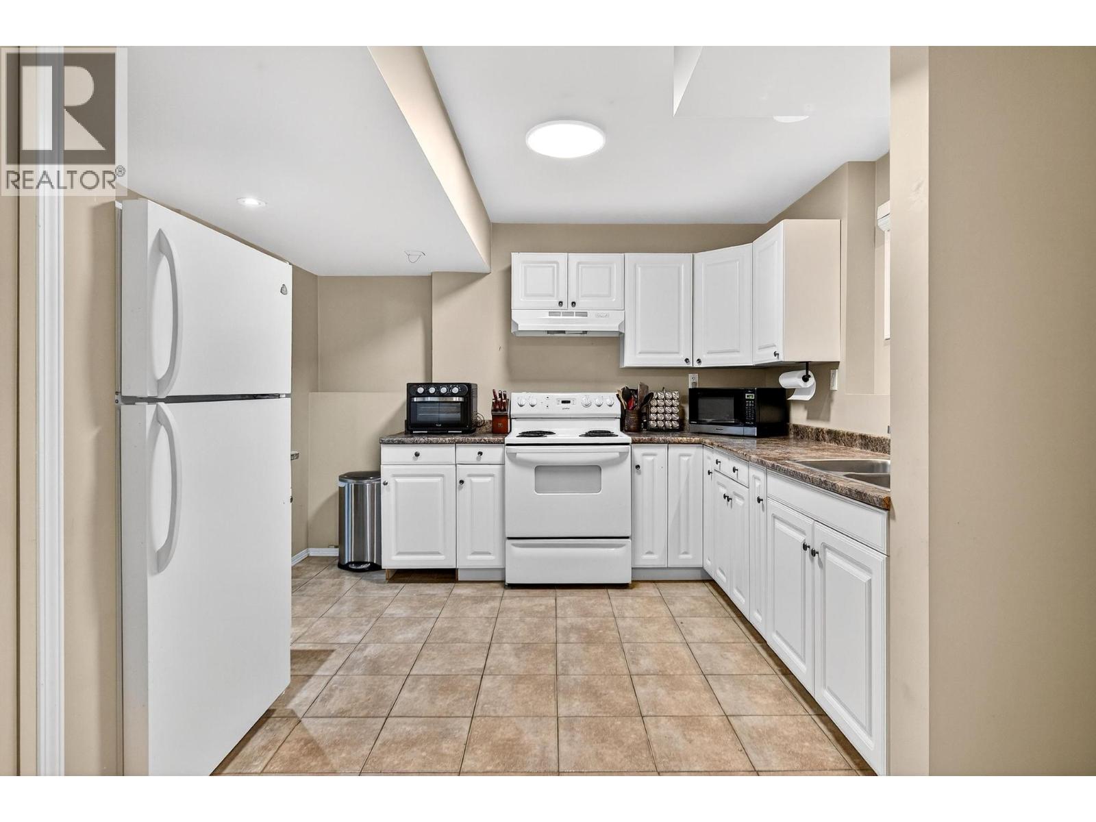 300 Langford Road, Kelowna, British Columbia  V1X 2T8 - Photo 30 - 10390454