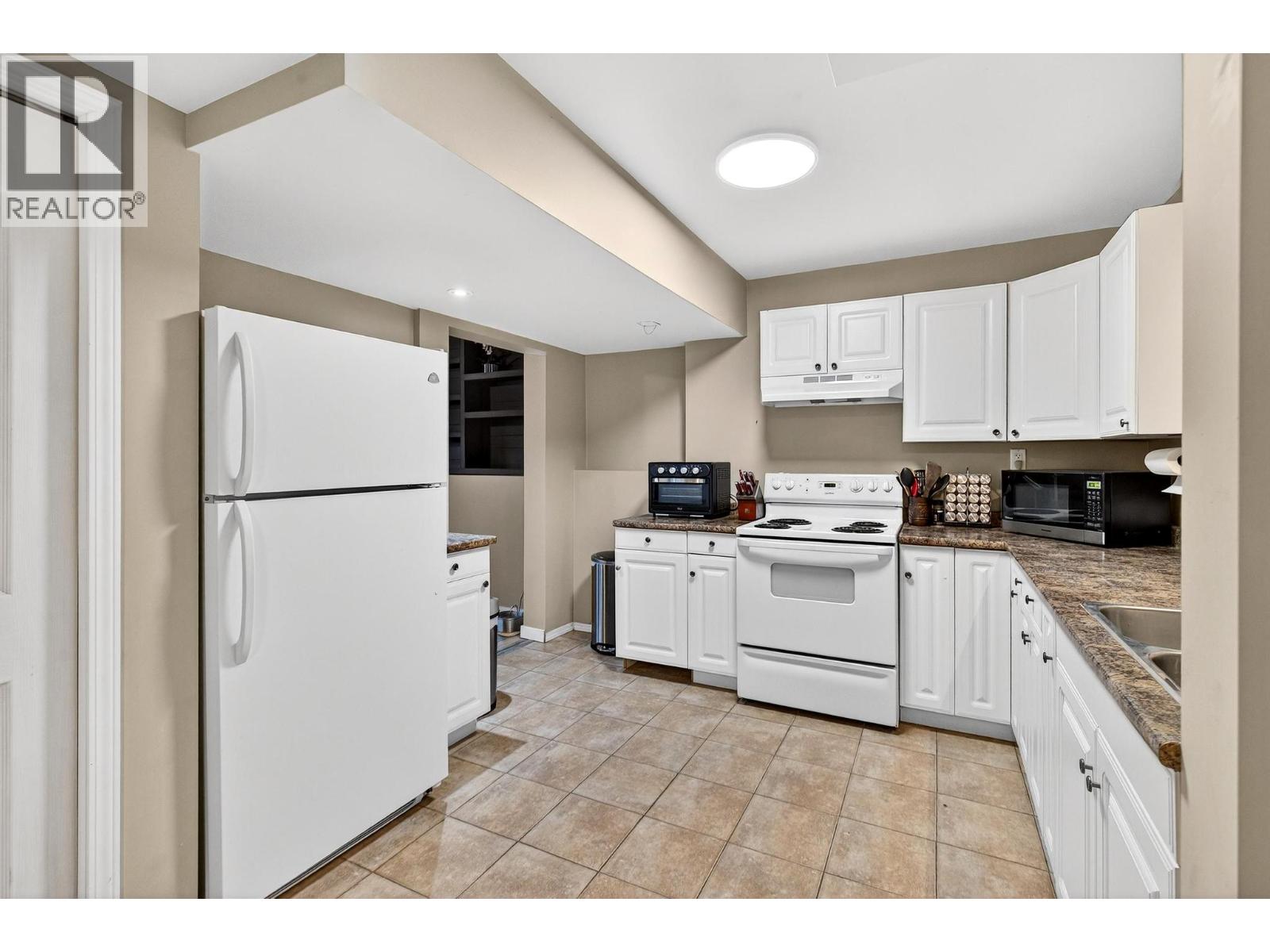 300 Langford Road, Kelowna, British Columbia  V1X 2T8 - Photo 32 - 10390454