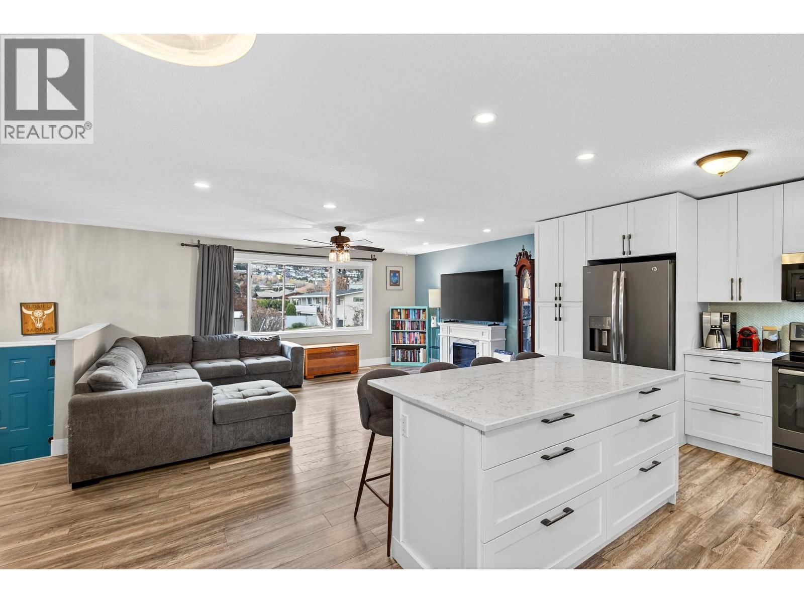 300 Langford Road, Kelowna, British Columbia  V1X 2T8 - Photo 4 - 10390454