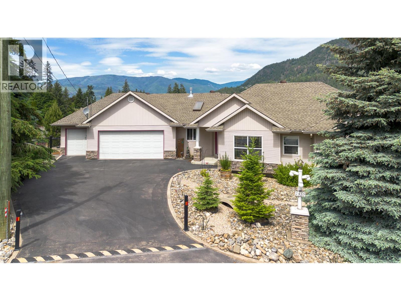 2459 Marine Place, Blind Bay, British Columbia  V0E 1H1 - Photo 1 - 10390346