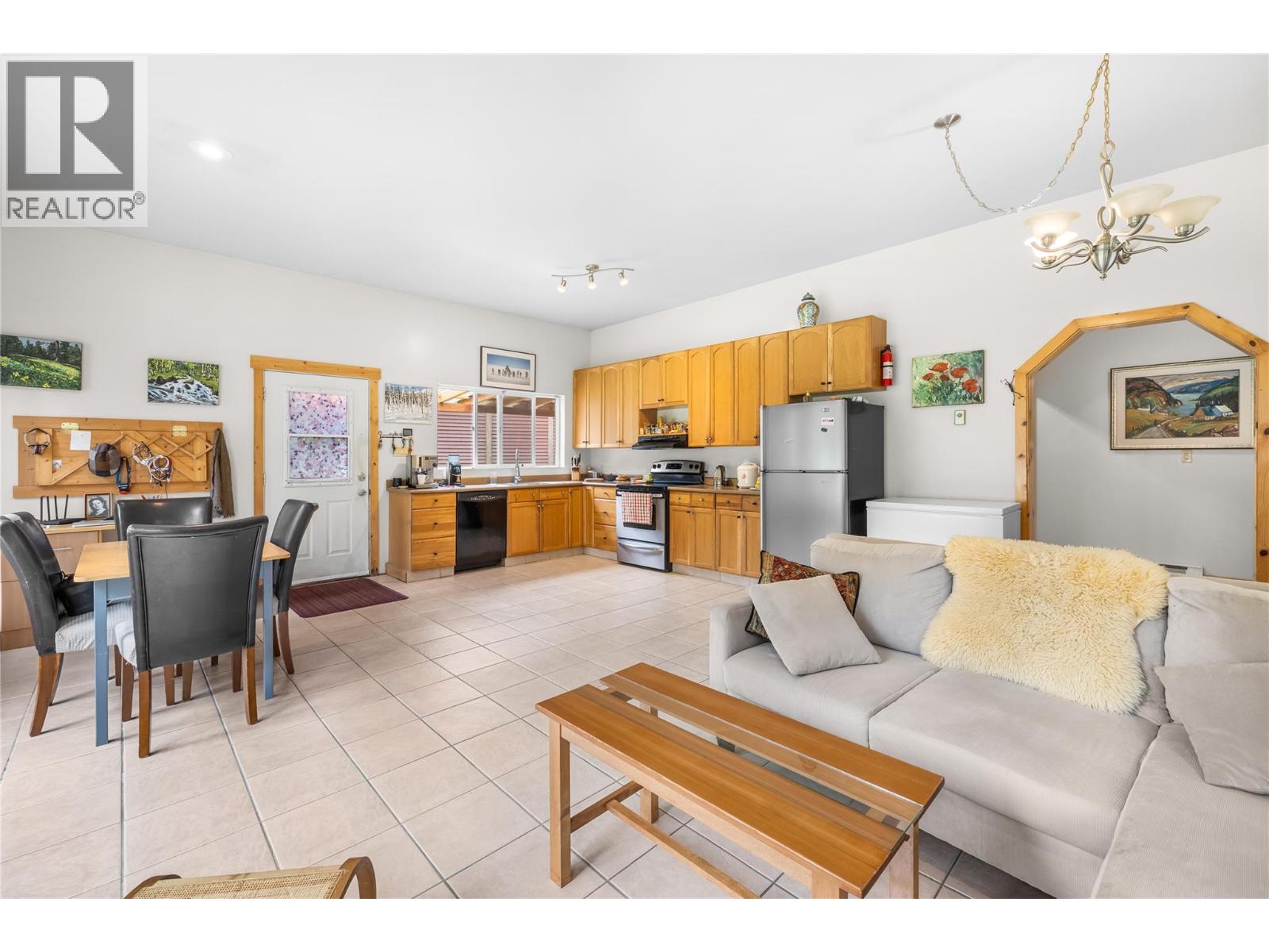 16424 Wadds Road, Crawford Bay, British Columbia  V0B 1E0 - Photo 10 - 10390341