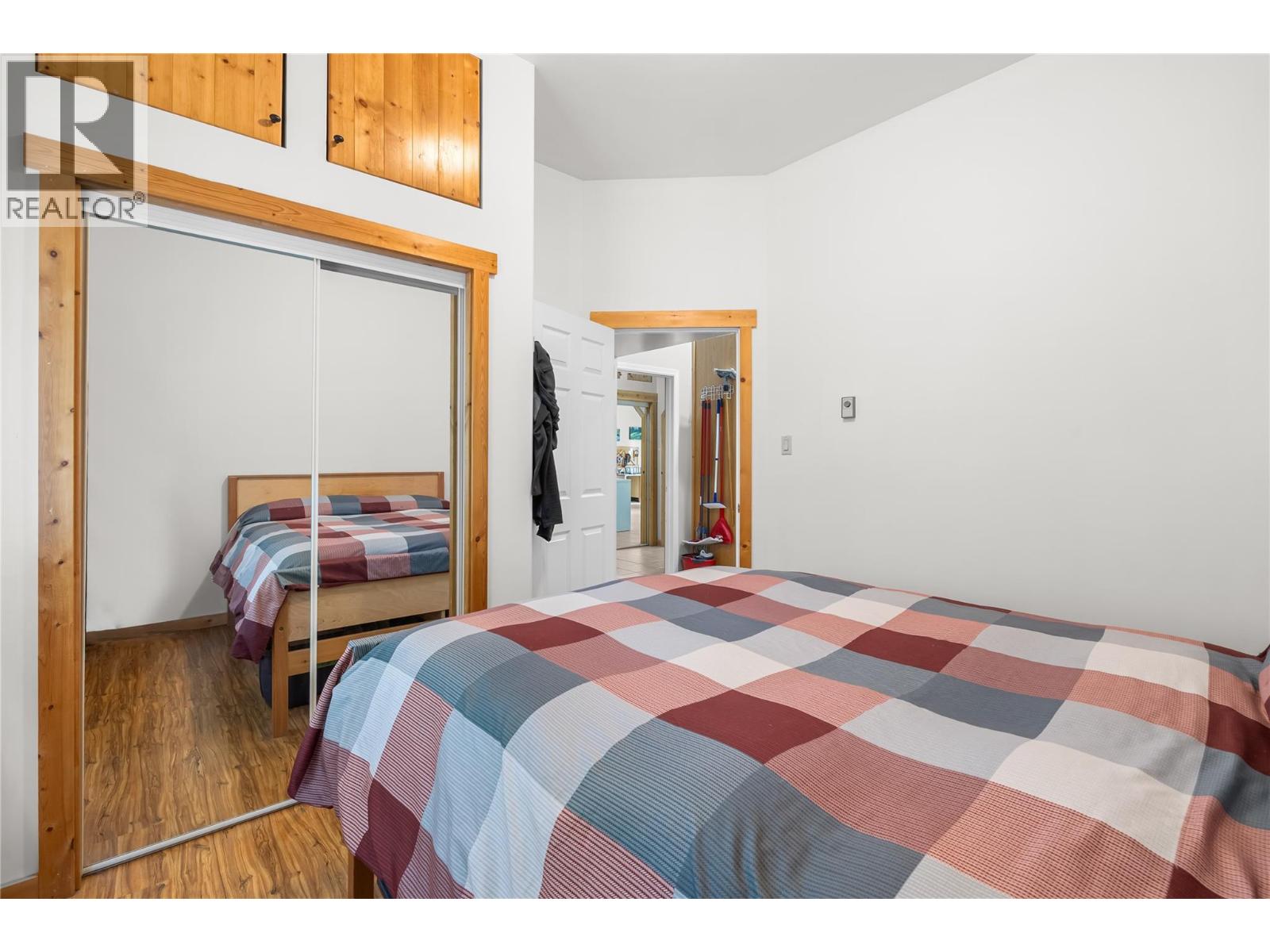 16424 Wadds Road, Crawford Bay, British Columbia  V0B 1E0 - Photo 13 - 10390341