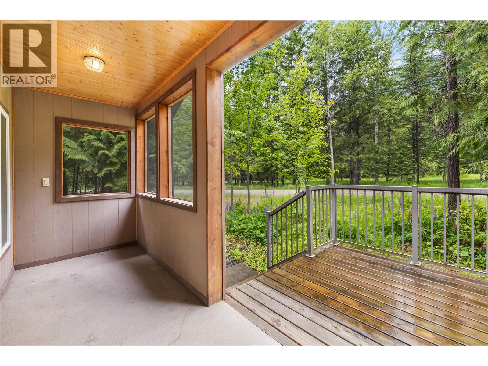 16424 Wadds Road, Crawford Bay, British Columbia  V0B 1E0 - Photo 19 - 10390341