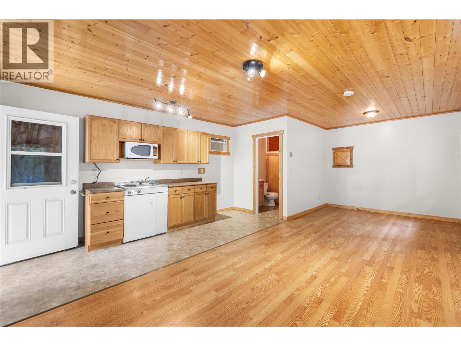 16424 Wadds Road, Crawford Bay, British Columbia  V0B 1E0 - Photo 20 - 10390341