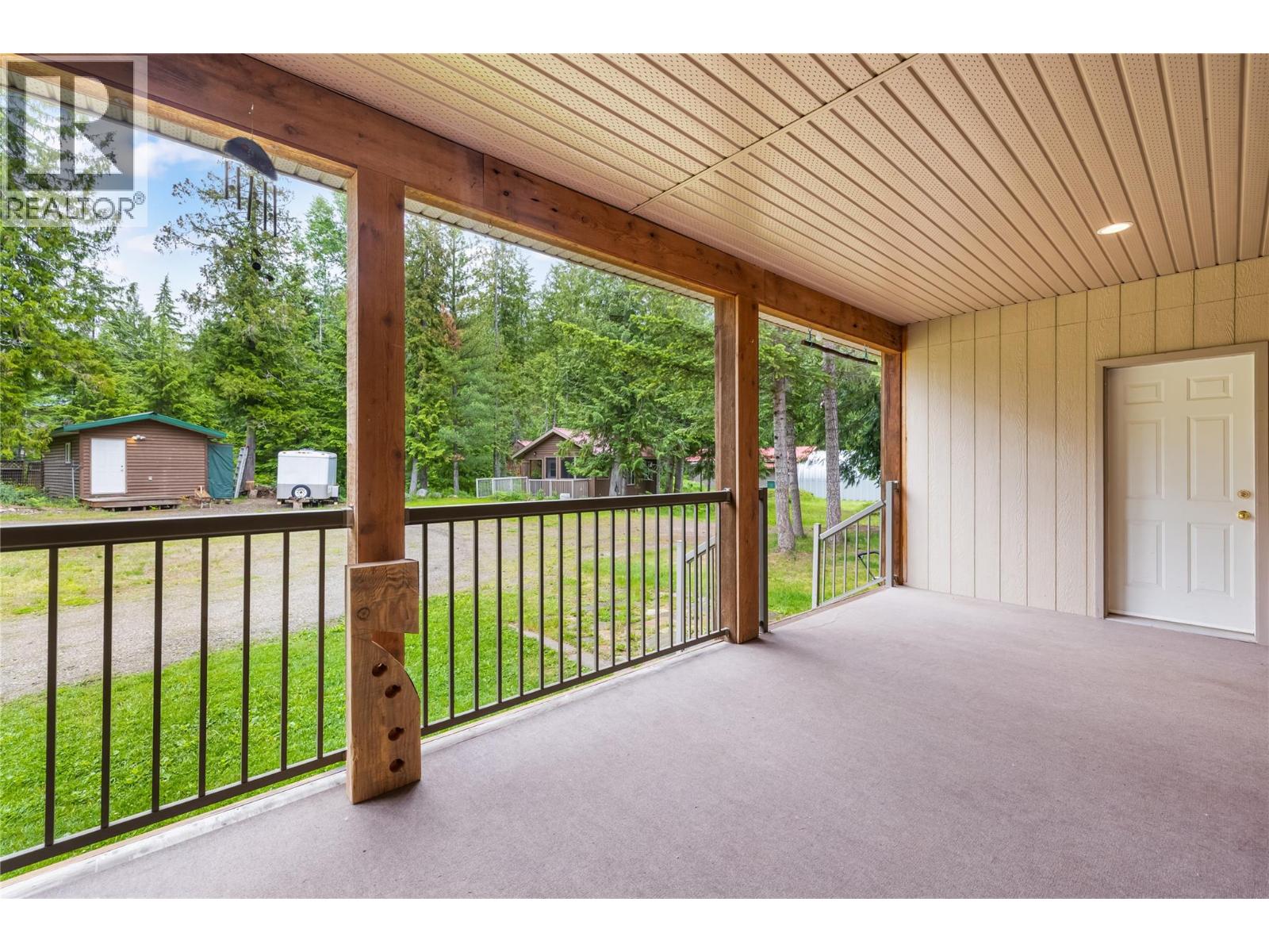 16424 Wadds Road, Crawford Bay, British Columbia  V0B 1E0 - Photo 23 - 10390341