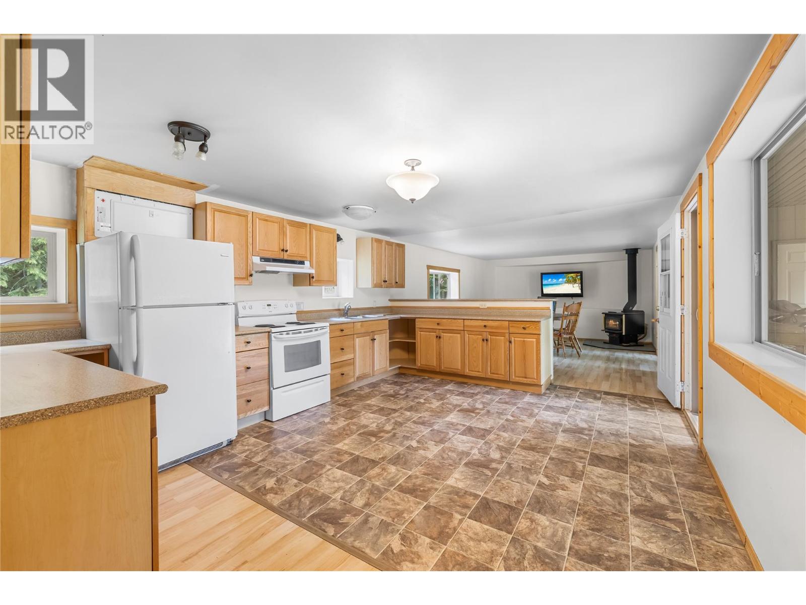 16424 Wadds Road, Crawford Bay, British Columbia  V0B 1E0 - Photo 24 - 10390341