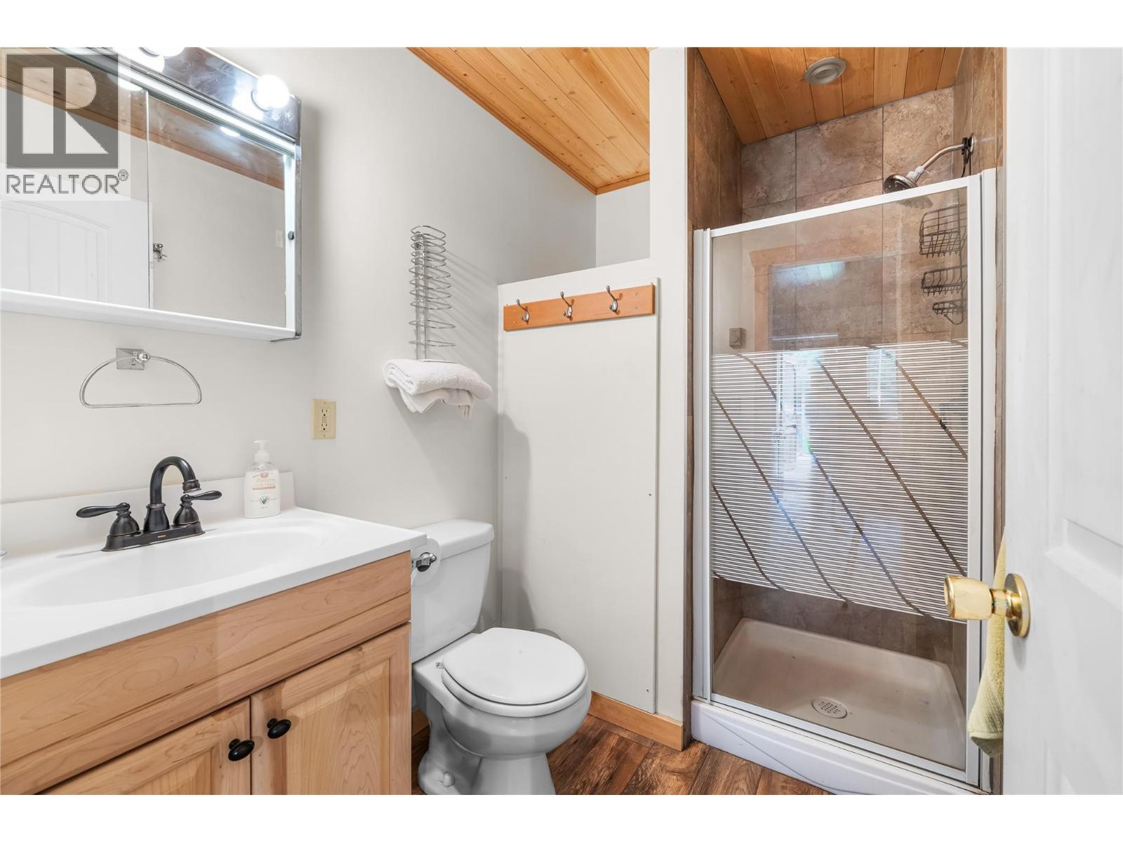 16424 Wadds Road, Crawford Bay, British Columbia  V0B 1E0 - Photo 37 - 10390341