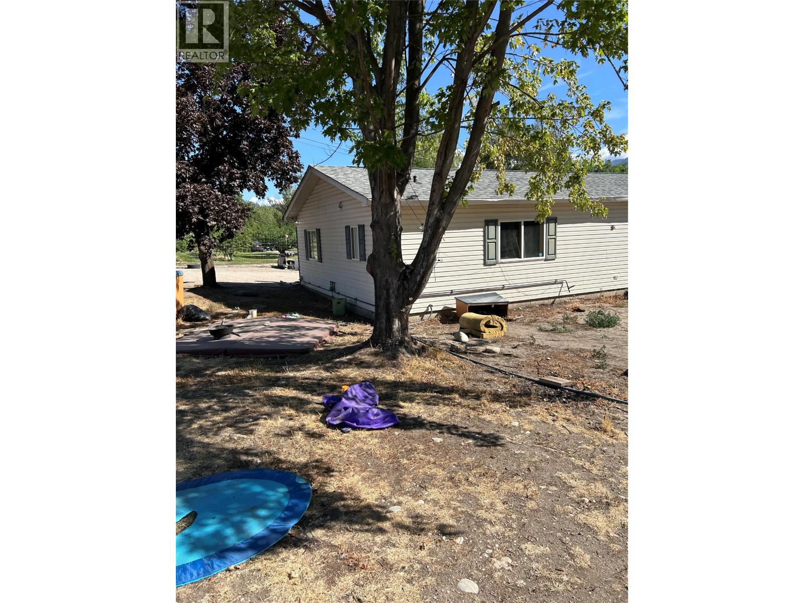 7561 Highway 97, Oliver, British Columbia  V0H 1T5 - Photo 1 - 10390325