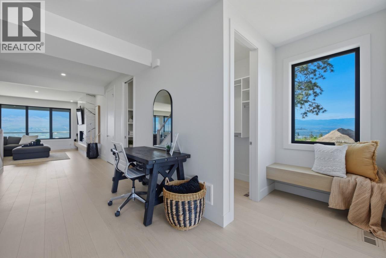 615 Kingswood Terrace, Kelowna, British Columbia  V1V 0J2 - Photo 10 - 10390275