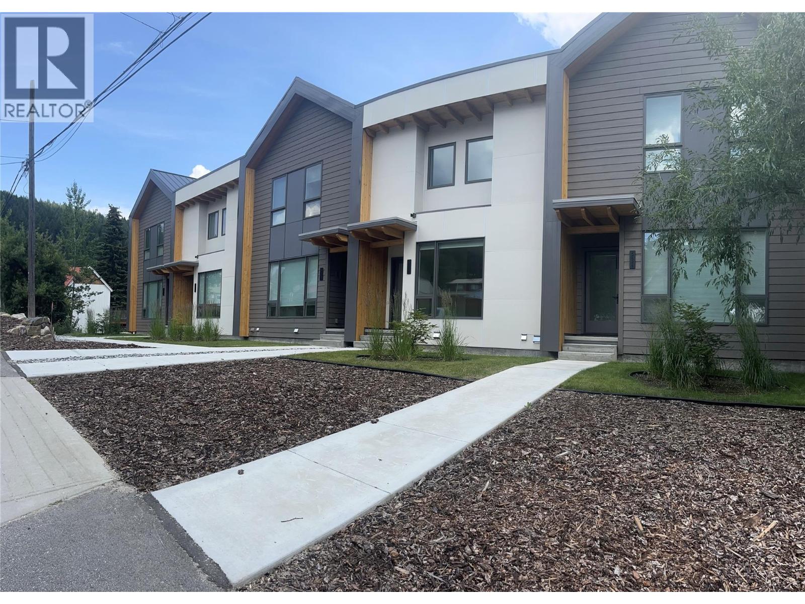 2452 Washington Street Unit# 4, Rossland, British Columbia  V0G 1Y0 - Photo 1 - 10389747
