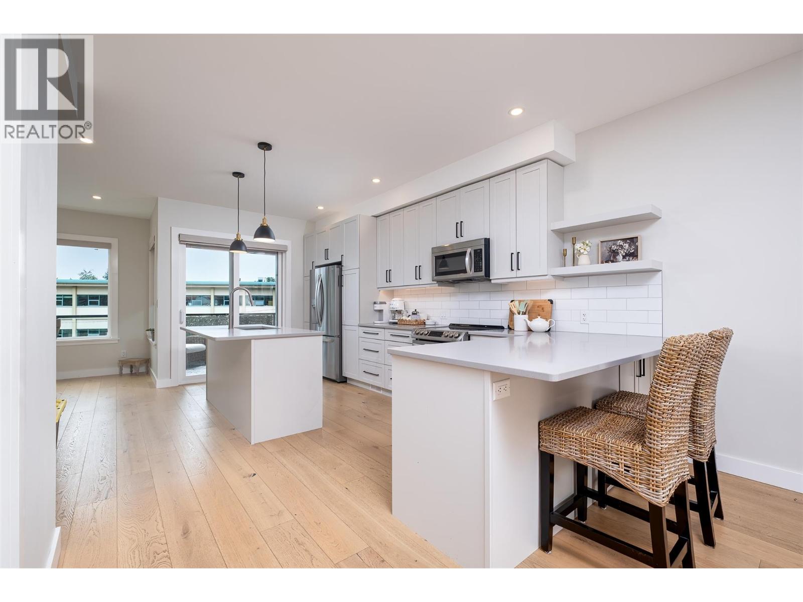 2452 Washington Street Unit# 4, Rossland, British Columbia  V0G 1Y0 - Photo 11 - 10389747