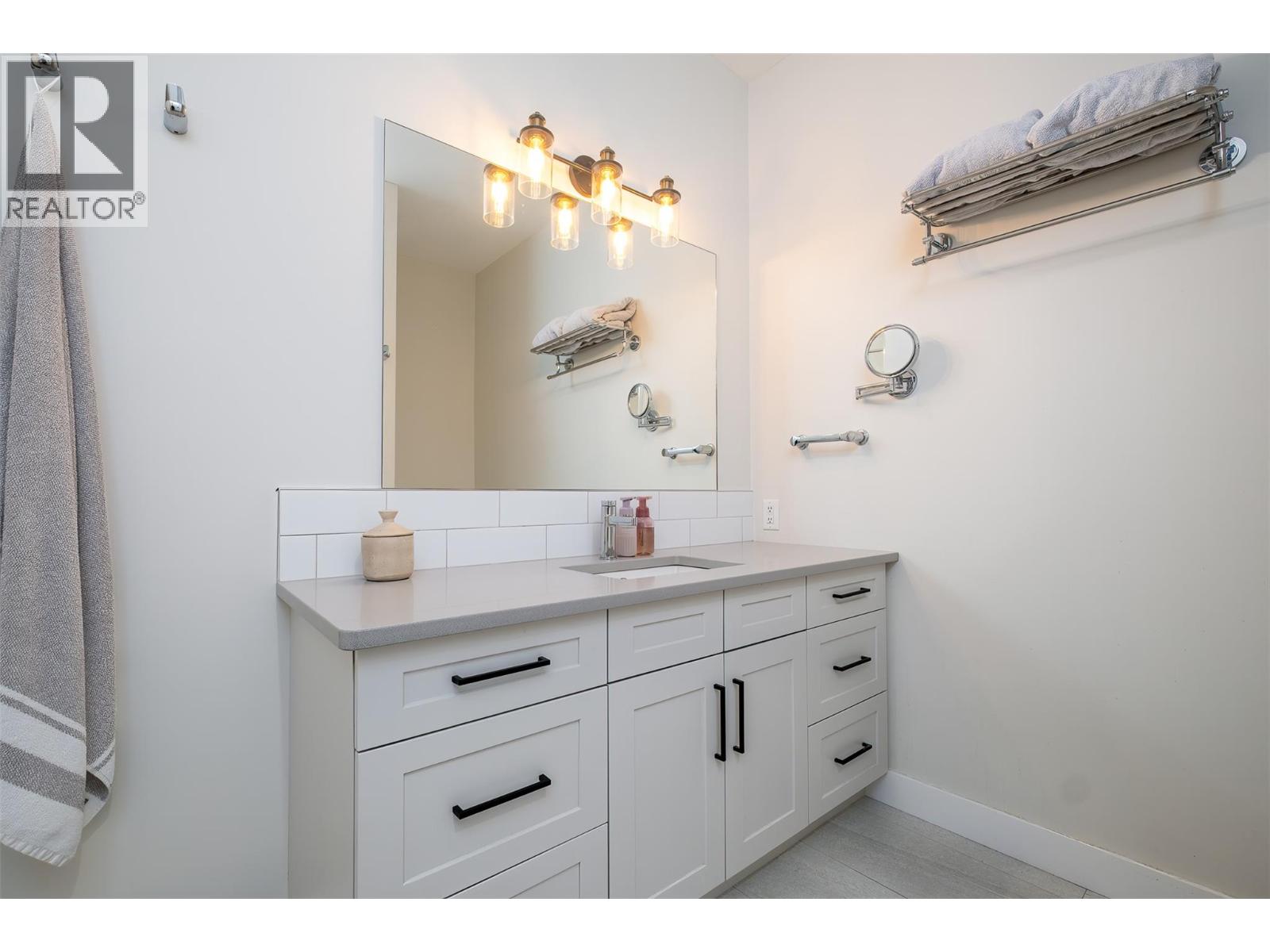 2452 Washington Street Unit# 4, Rossland, British Columbia  V0G 1Y0 - Photo 23 - 10389747