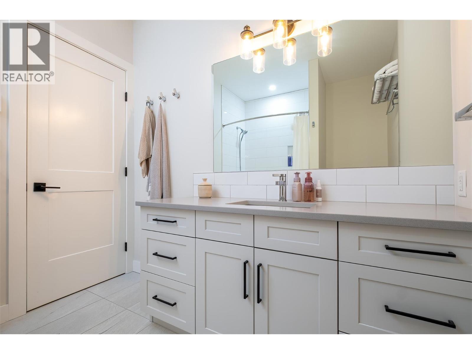 2452 Washington Street Unit# 4, Rossland, British Columbia  V0G 1Y0 - Photo 24 - 10389747