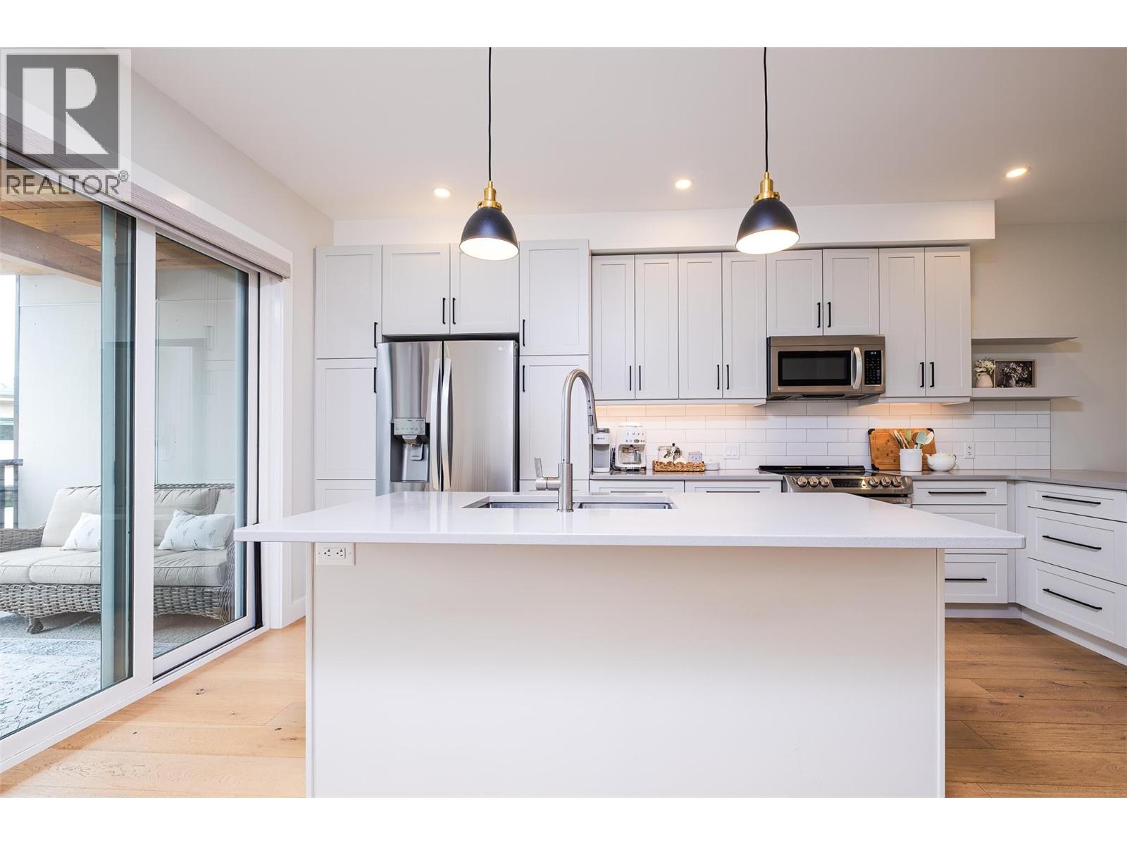 2452 Washington Street Unit# 4, Rossland, British Columbia  V0G 1Y0 - Photo 4 - 10389747