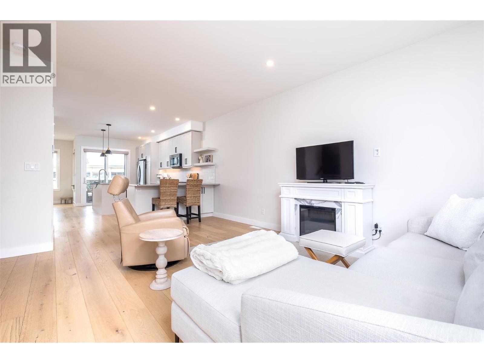 2452 Washington Street Unit# 4, Rossland, British Columbia  V0G 1Y0 - Photo 7 - 10389747