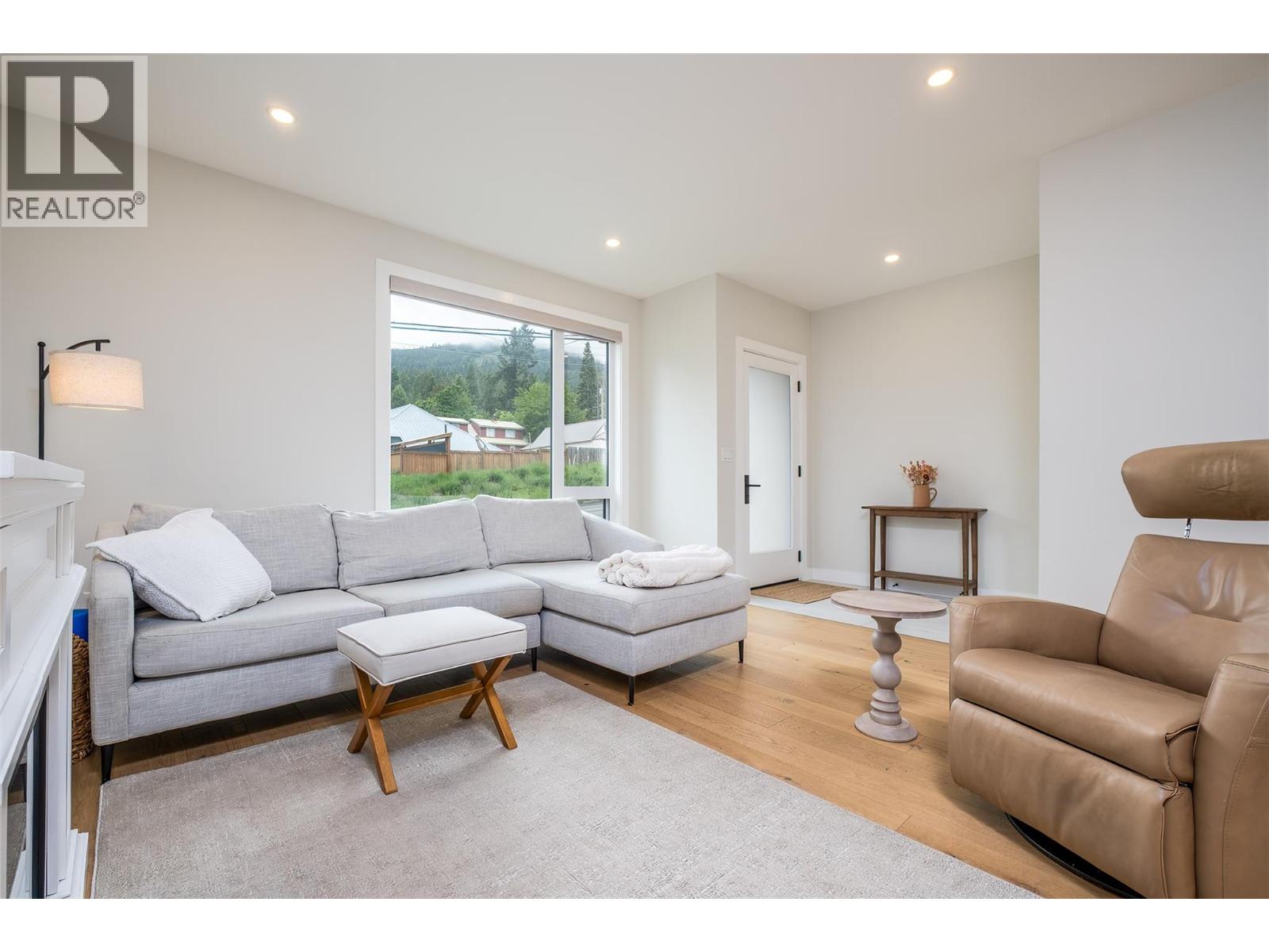 2452 Washington Street Unit# 4, Rossland, British Columbia  V0G 1Y0 - Photo 9 - 10389747