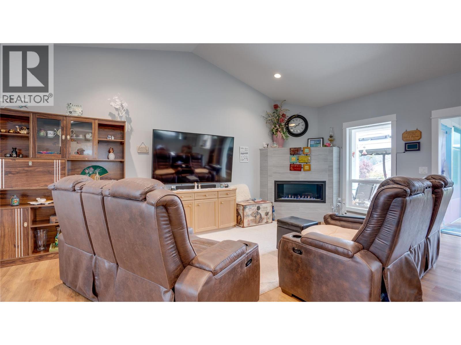 903 9 Avenue, Vernon, British Columbia  V1H 1Z1 - Photo 14 - 10390433