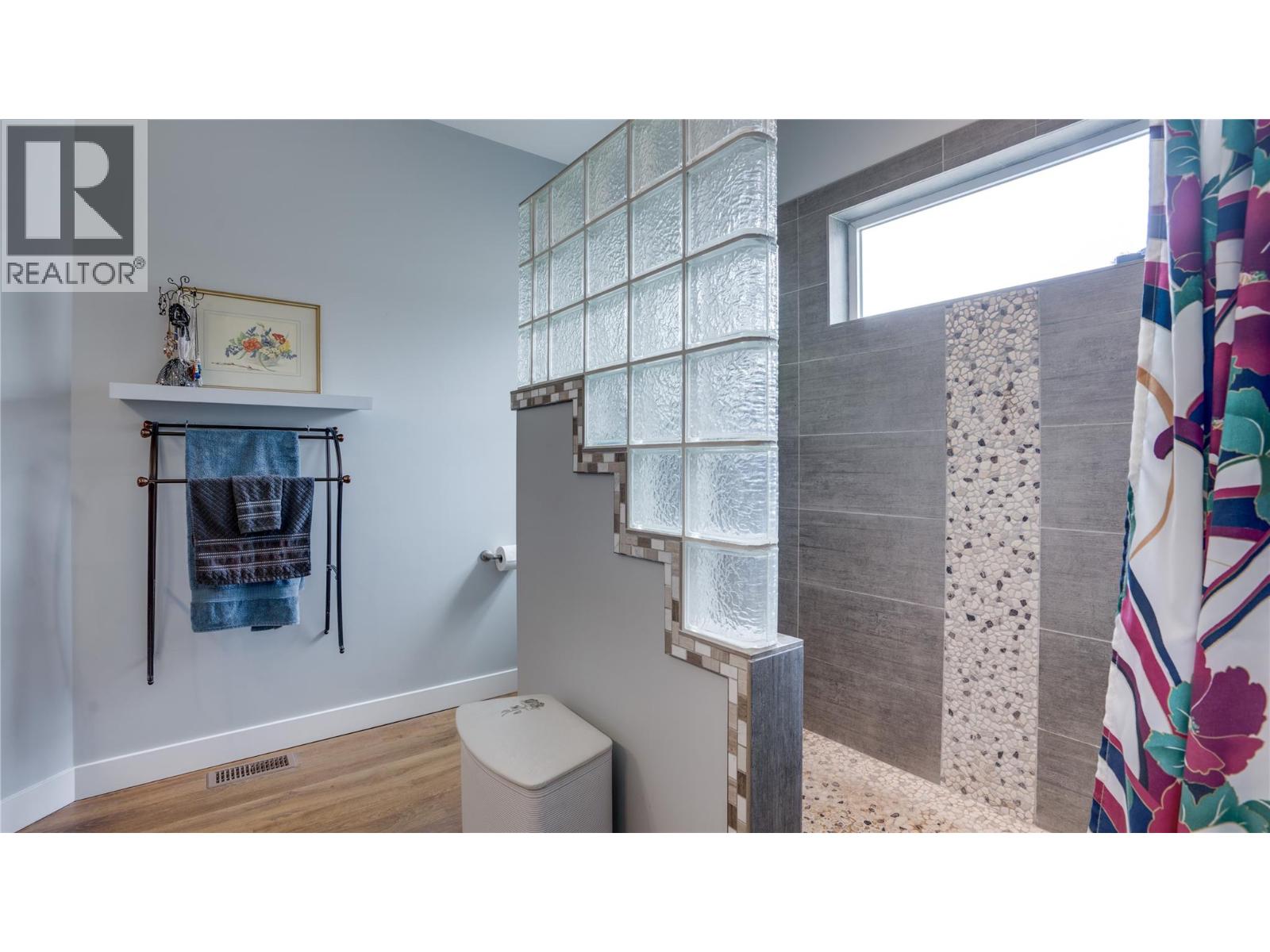 903 9 Avenue, Vernon, British Columbia  V1H 1Z1 - Photo 32 - 10390433