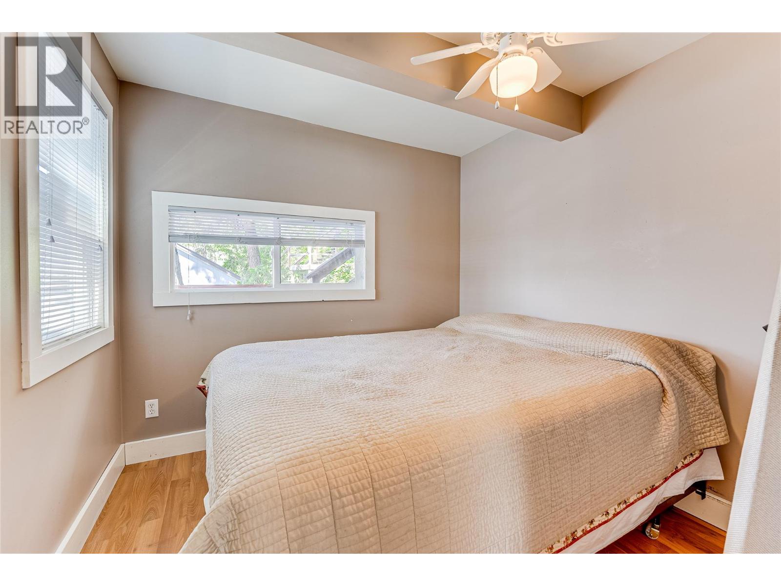 5853 Cosens Bay Road, Vernon, British Columbia  V1B 1N7 - Photo 15 - 10390152