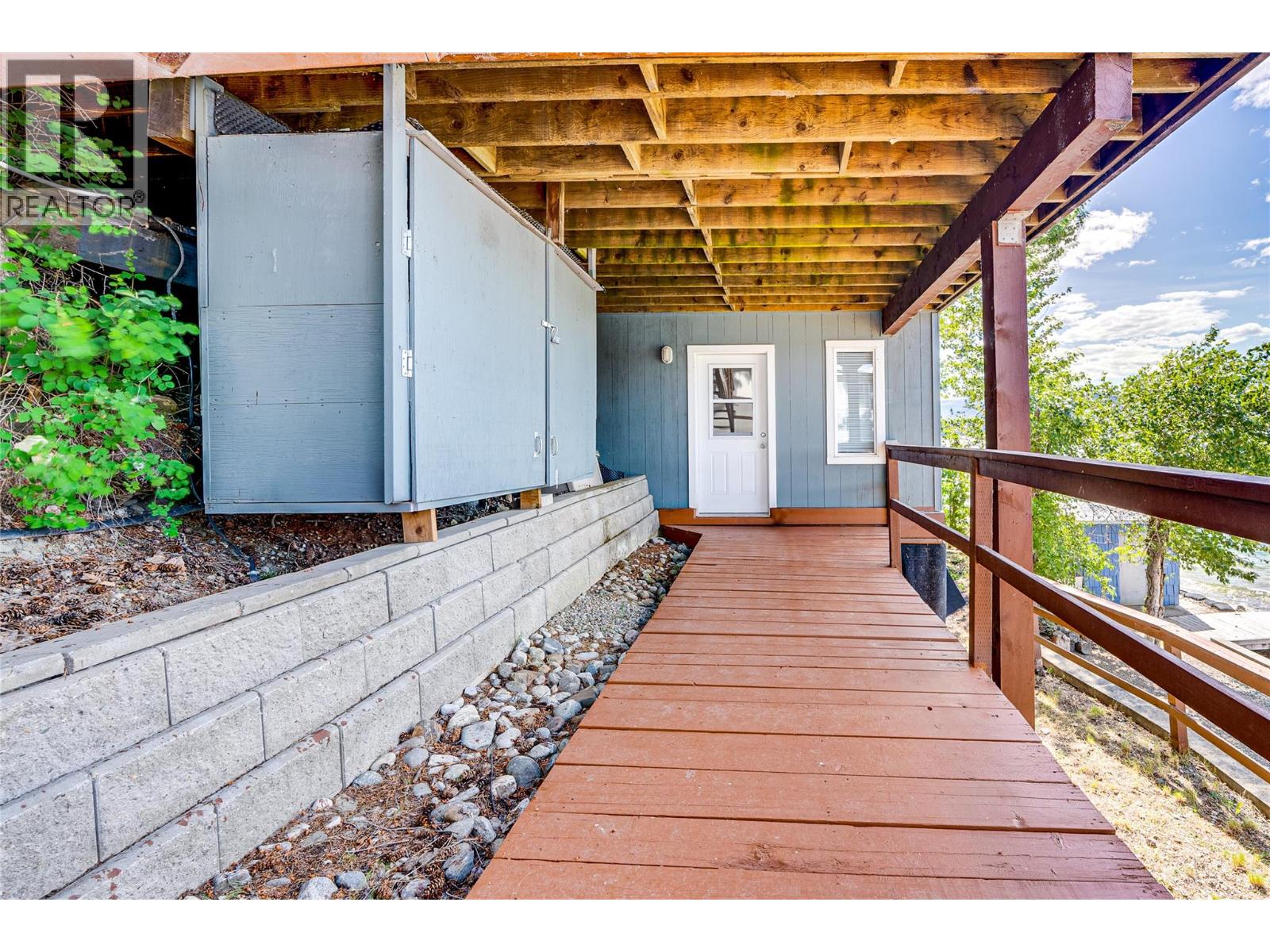5853 Cosens Bay Road, Vernon, British Columbia  V1B 1N7 - Photo 35 - 10390152