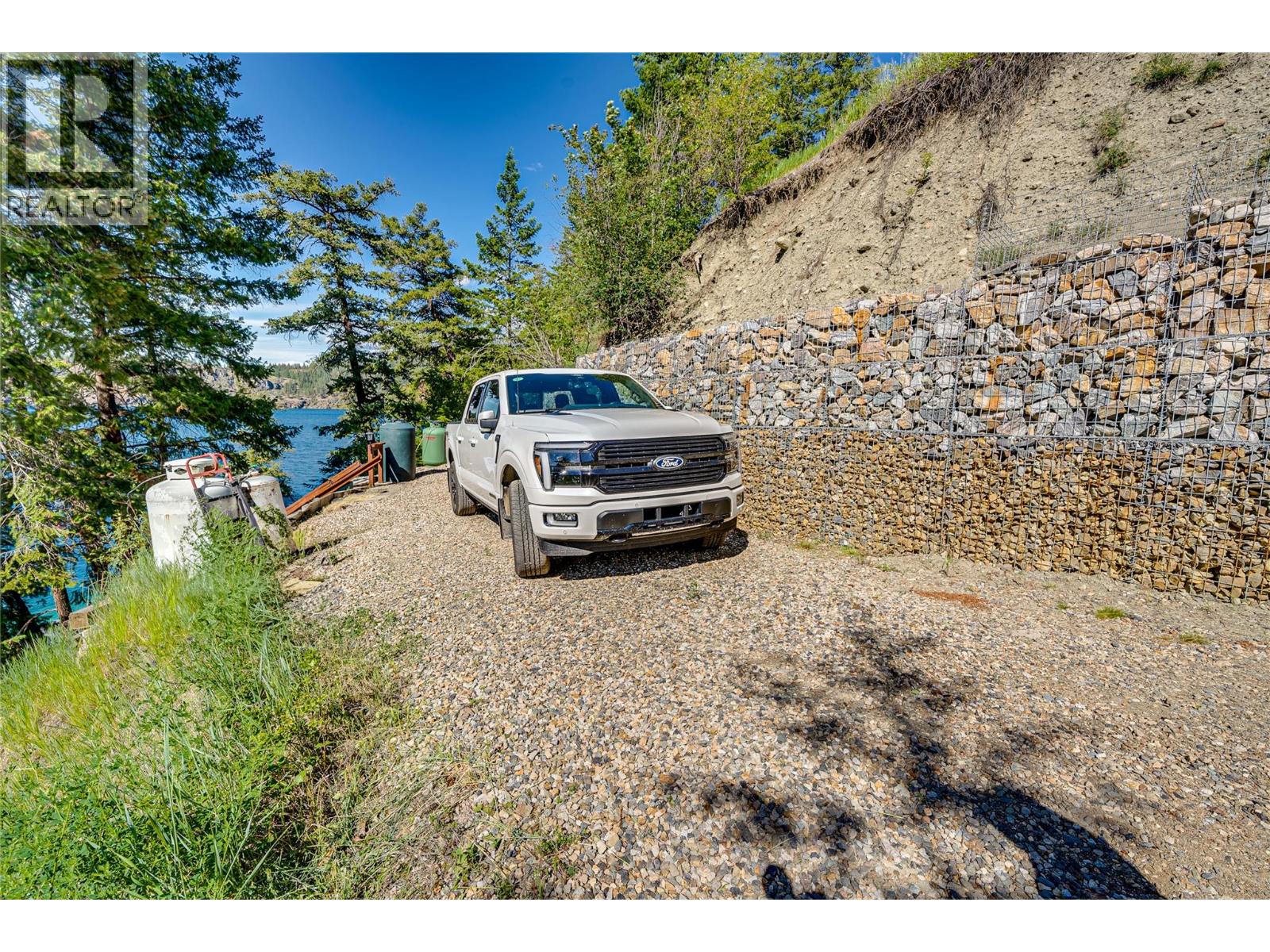 5853 Cosens Bay Road, Vernon, British Columbia  V1B 1N7 - Photo 51 - 10390152