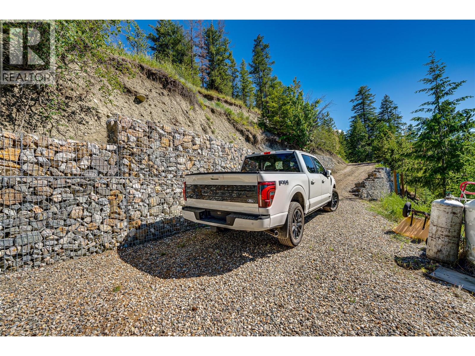5853 Cosens Bay Road, Vernon, British Columbia  V1B 1N7 - Photo 52 - 10390152