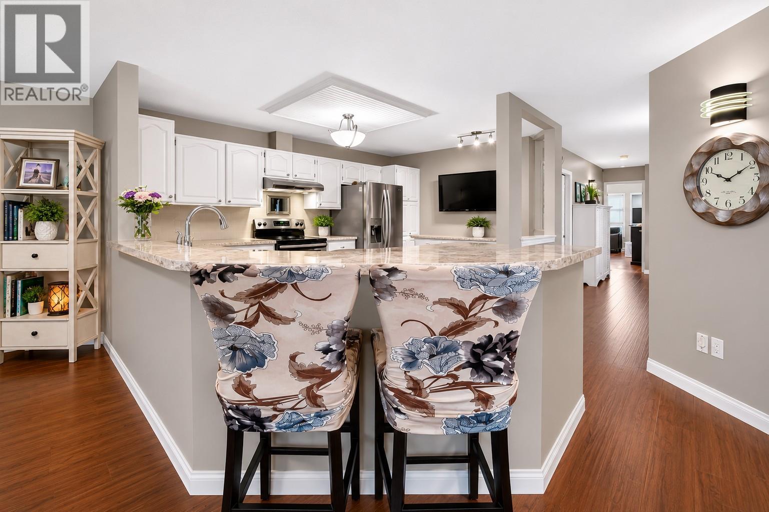 111 Harbourfront Drive Unit# 2, Salmon Arm, British Columbia  V1E 1A3 - Photo 14 - 10390394