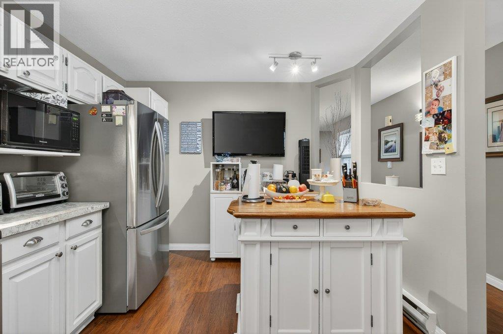 111 Harbourfront Drive Unit# 2, Salmon Arm, British Columbia  V1E 1A3 - Photo 16 - 10390394